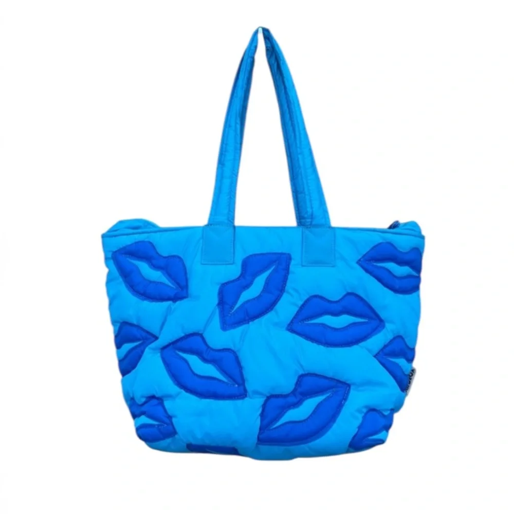 Wildfox Quilted Blue Puffy Tote Bag blue Lips Pattern Travel large bag NWT Zip